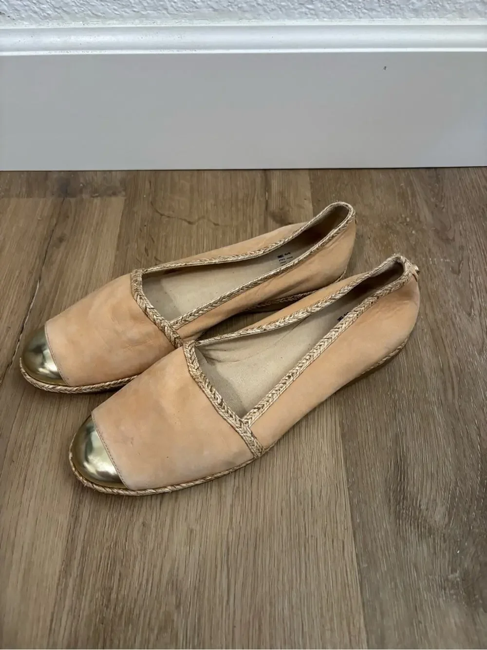 Stuart Weitzman Tan suede Espadrille flat gold-tone toe flats Womens 8.5M